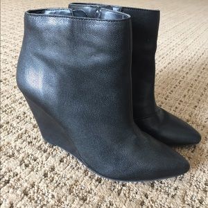 Seychelles Pointed Toe Wedge Heel Bootie